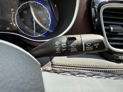 Used 2020 Chrysler Pacifica Limited image 19
