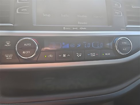 Used 2017 Toyota Highlander Plus image 37