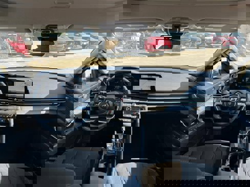 Certified 2025 Hyundai Elantra SEL image 20
