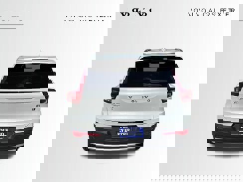 New 2025 Volvo XC40 B5 Core w/ Protection Package Premier image 17