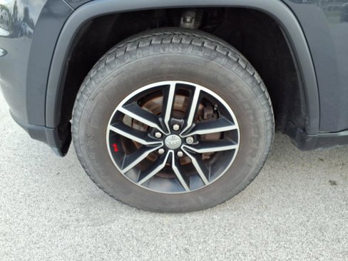 Used 2017 Jeep Grand Cherokee Trailhawk image 29