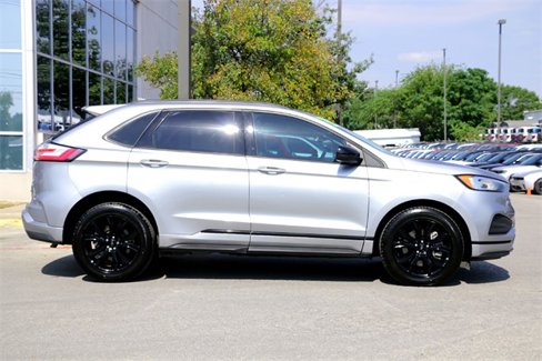 Used 2022 Ford Edge SE w/ Black Appearance Package image 4