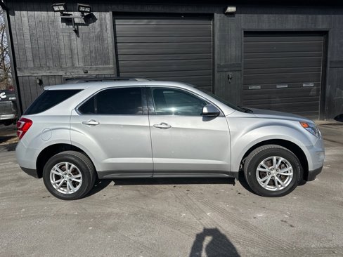 Used 2016 Chevrolet Equinox LT image 2