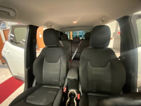 Used 2015 Jeep Renegade Latitude w/ Popular Equipment Group image 23