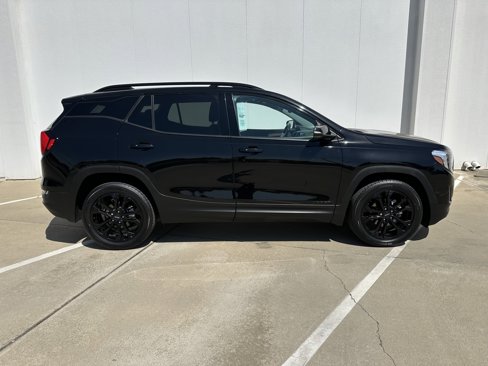 Used 2021 GMC Terrain SLE w/ Driver Convenience Package image 6