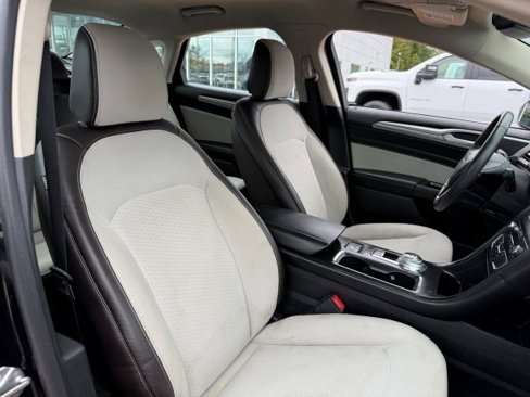 Used 2020 Ford Fusion SE w/ Equipment Group 151A image 22