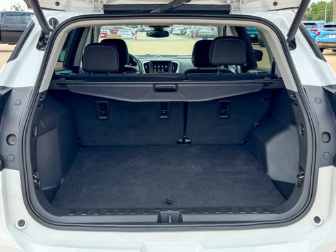 Used 2023 GMC Terrain SLE w/ Driver Convenience Package image 7