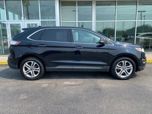 Used 2017 Ford Edge Titanium w/ Technology Package image 4