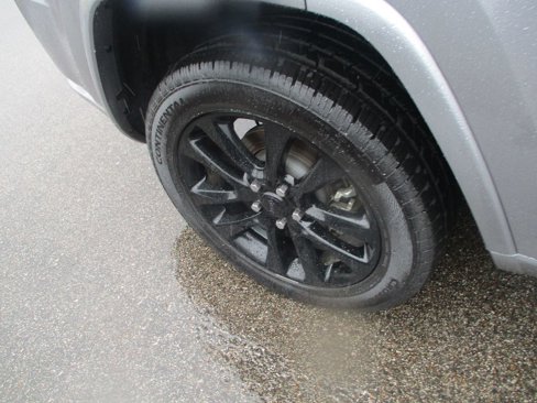 Used 2021 Jeep Grand Cherokee Laredo X image 22