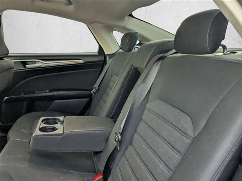 Used 2020 Ford Fusion SE image 19