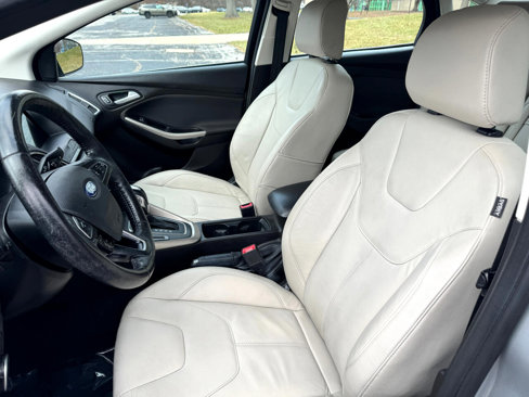 Used 2016 Ford Focus Titanium w/ Titanium Technology Package image 27