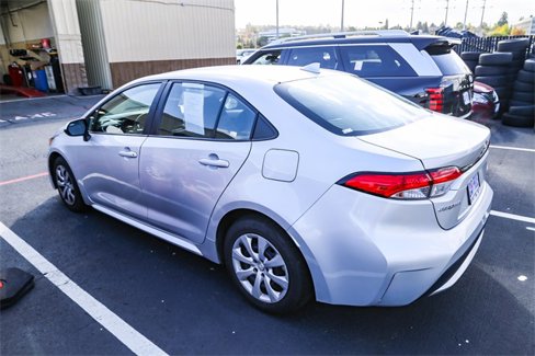 Used 2022 Toyota Corolla LE image 6