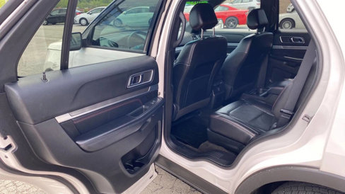 Used 2017 Ford Explorer Sport image 23