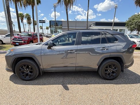 Used 2021 Toyota RAV4 LE image 5