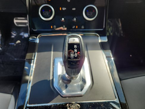 Used 2022 Land Rover Range Rover Evoque R-Dynamic S image 16