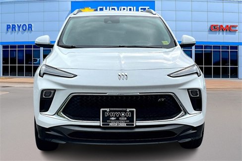 Used 2024 Buick Encore GX Sport Touring image 2