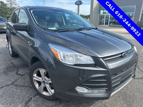 Used 2015 Ford Escape SE image 1
