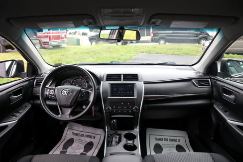 Used 2015 Toyota Camry LE image 43