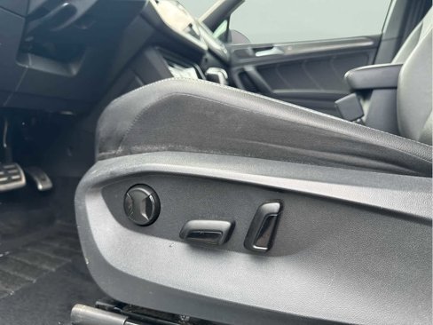 Certified 2022 Volkswagen Tiguan SE R-Line image 16