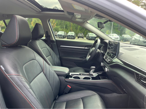 Used 2024 Nissan Altima 2.5 SR image 14