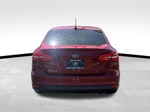 Used 2017 Ford Focus SE image 5