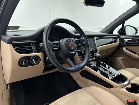Used 2022 Porsche Macan image 10