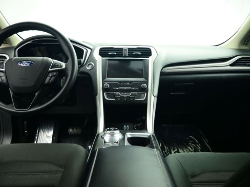 Used 2019 Ford Fusion SE image 11
