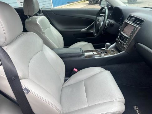 Used 2011 Lexus IS 350C image 18