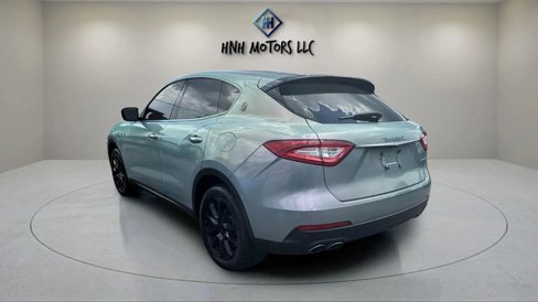 Used 2017 Maserati Levante image 3