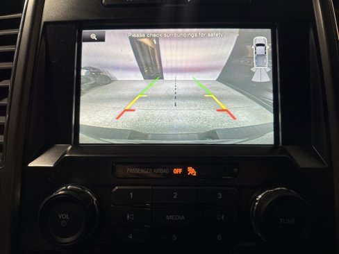 Used 2015 Ford F150 XLT w/ Equipment Group 302A Luxury image 9