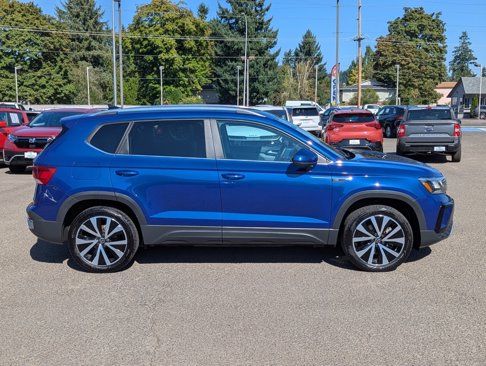 Certified 2022 Volkswagen Taos SE image 6