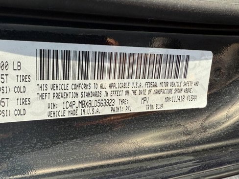 Used 2020 Jeep Cherokee Trailhawk image 26