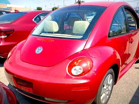 Used 2008 Volkswagen Beetle S image 3