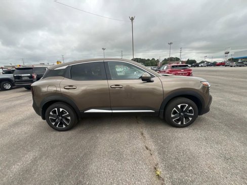Used 2025 Nissan Kicks SV image 8