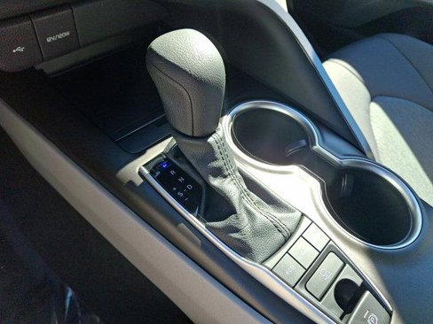 Certified 2022 Toyota Camry LE image 6