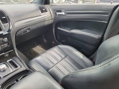 Used 2015 Chrysler 300 S image 15