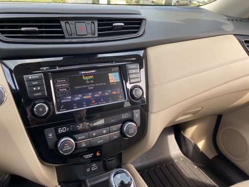 Used 2019 Nissan Rogue SL w/ Premium Package image 13