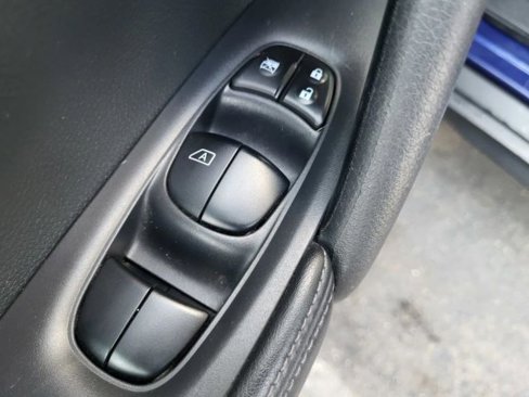 Used 2018 Nissan Rogue S image 22