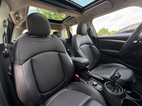 Used 2022 MINI Cooper S w/ Premium Package image 22