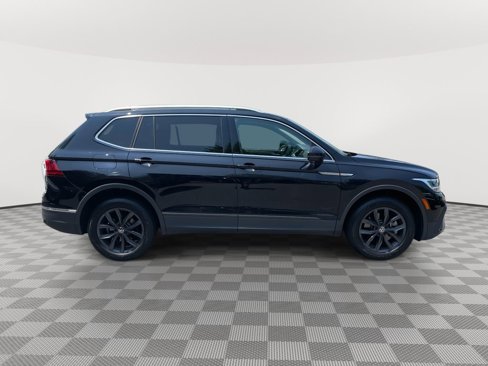 Used 2022 Volkswagen Tiguan SE image 8