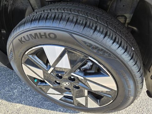 Used 2024 Hyundai Kona SEL w/ Convenience Package image 12
