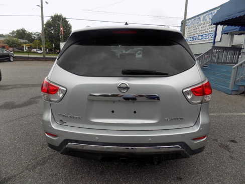 Used 2013 Nissan Pathfinder Platinum image 9