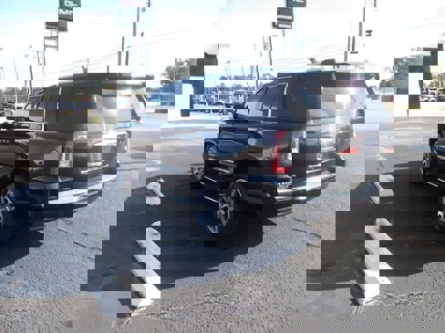 Used 2017 GMC Yukon Denali image 6