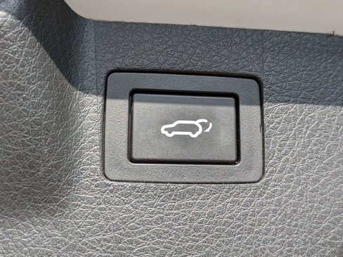 Used 2014 Kia Sorento SX w/ 3rd Row Package image 12