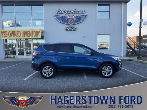 Certified 2017 Ford Escape SE image 1