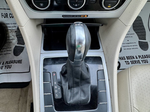 Used 2012 Volkswagen Passat TDI SE image 23