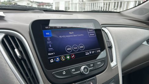Used 2022 Chevrolet Malibu LT image 24
