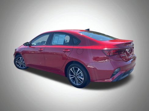Used 2023 Kia Forte LXS image 9