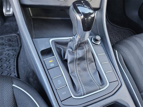 Certified 2024 Volkswagen Jetta Sport image 33