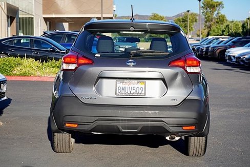 Used 2019 Nissan Kicks SR image 9